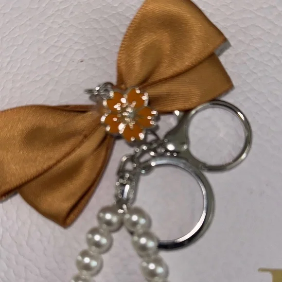 Elegant Pearl Keychain/Purse or bag charm with Gold Bow - Picture 2 of 2